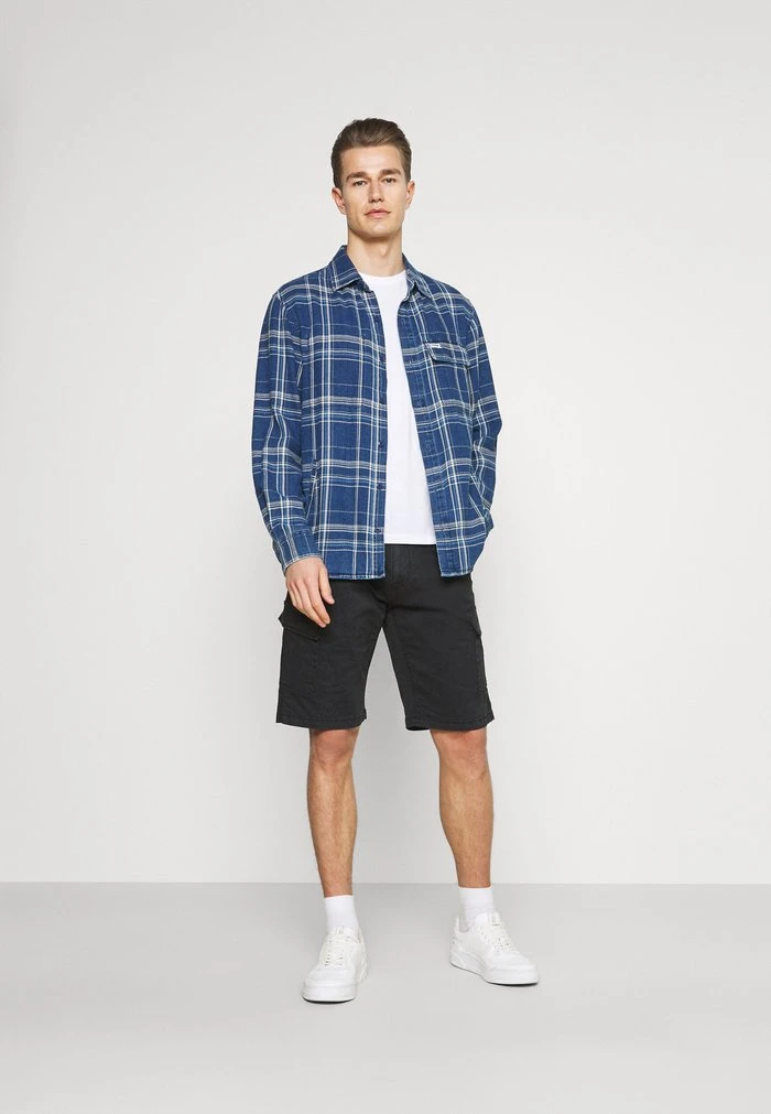 ATHLONE - Short - black INDICODE JEANS ATHLONE - Short - Black -INDICODE Ventes 19be12c63b8d456098e7a354736b23b7