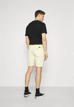 INDICODE JEANS CONER - Short - Pale Banana -INDICODE Ventes 2015cf4c20e54fa1b7e9802dee41d68b