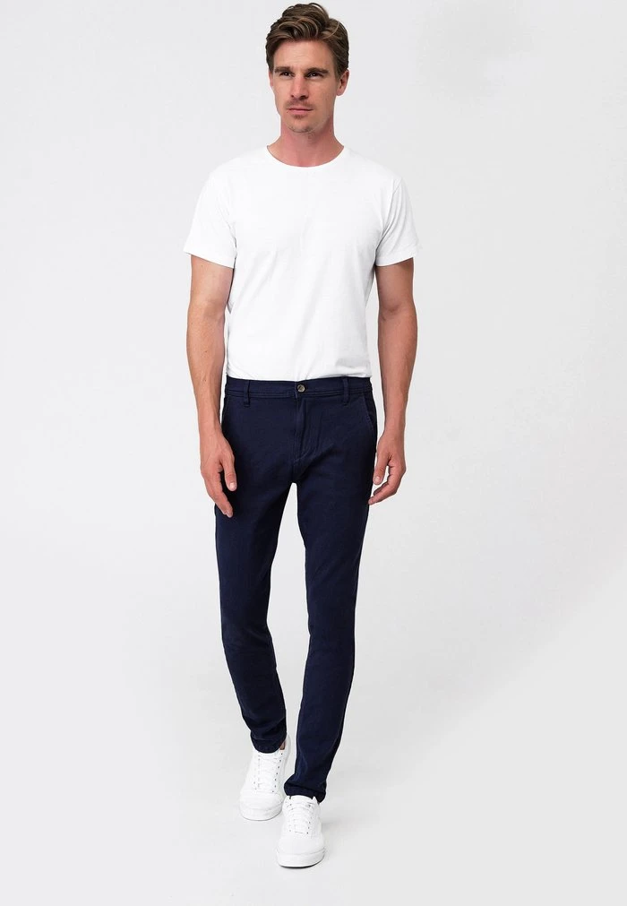 BUCKNER - Chino - navy INDICODE JEANS BUCKNER - Chino - Navy -INDICODE Ventes 26d6b435858c44a9886e667806cffd9d