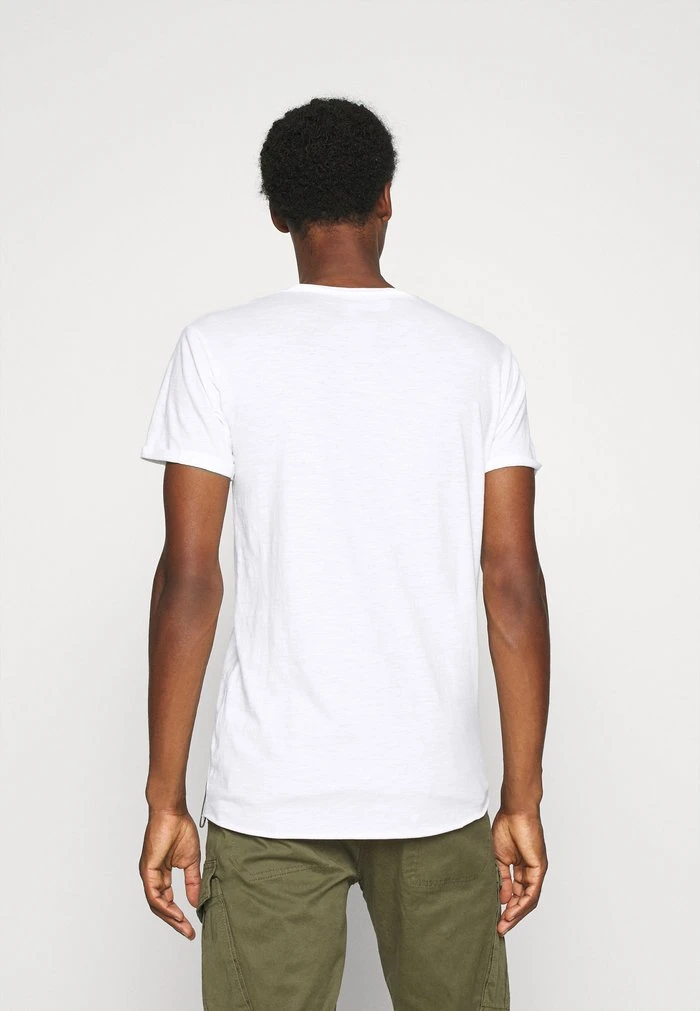 ALAIN - T-shirt basique - offwhite INDICODE JEANS ALAIN - T-shirt Basique - Offwhite -INDICODE Ventes 3f68e84e32cb47eea24c8c7739889e71
