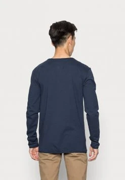 INDICODE JEANS SONG - T-shirt à Manches Longues - Navy 2 INDICODE JEANS SONG - T-shirt à Manches Longues - Navy -INDICODE Ventes 412b541fcb2245d98688b6cdfdd7a487