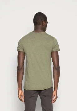INDICODE JEANS ALAIN - T-shirt Basique - Army 2 INDICODE JEANS ALAIN - T-shirt Basique - Army -INDICODE Ventes 52940814dc4c42e483c961aeb6f69ab5