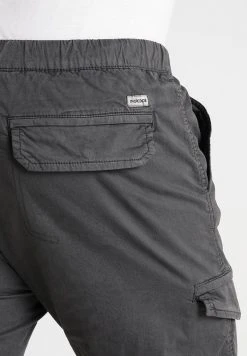 INDICODE JEANS LEVI PLUS - Pantalon Cargo - Raven -INDICODE Ventes 6acff1976ed54ce1abd99154a620a10d