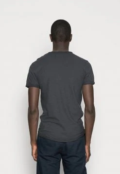 INDICODE JEANS ALAIN - T-shirt Basique - Black -INDICODE Ventes 82c288e99a294be4afcbb9456f605bc1
