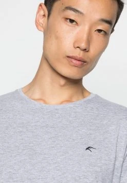 INDICODE JEANS SNYDER 3 PACK - T-shirt Basique - Grey/white/black -INDICODE Ventes 9b944c4a8e514b69848a7e325a44f586