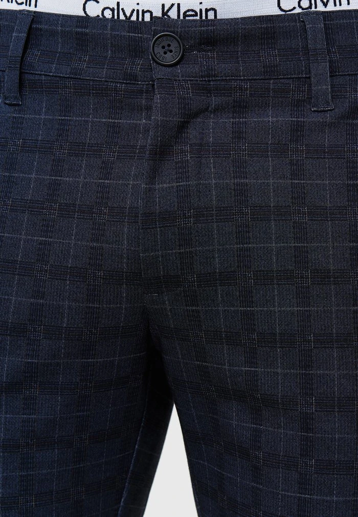 AALBORG - Short - navy check INDICODE JEANS AALBORG - Short - Navy Check -INDICODE Ventes 9e63261fe9a047d8b10fef09f3c9cbcb