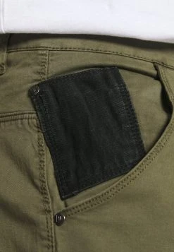 INDICODE JEANS ATHLONE PLUS - Short - Army 4 INDICODE JEANS ATHLONE PLUS - Short - Army -INDICODE Ventes d57db15791cd4aae9ca4a96b9b21a24f