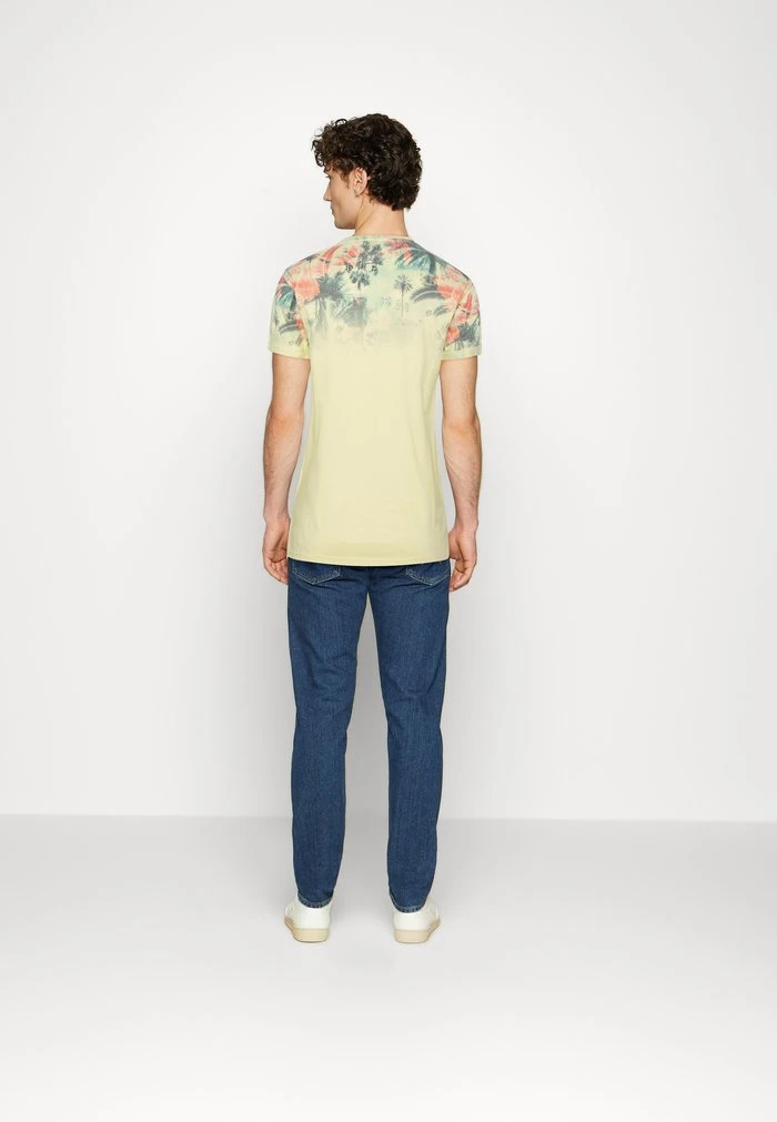 PALENCIA - T-shirt imprimé - pale banana INDICODE JEANS PALENCIA - T-shirt Imprimé - Pale Banana -INDICODE Ventes d60ab4f6f95241eebab95327a2e6c97f
