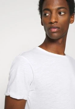 INDICODE JEANS ALAIN - T-shirt Basique - Offwhite 3 INDICODE JEANS ALAIN - T-shirt Basique - Offwhite -INDICODE Ventes dbc79e322a9942e39018feaeec743d98