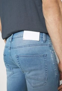 INDICODE JEANS COMMERCIALKEN - Short En Jean - Blue Wash 15 INDICODE JEANS COMMERCIALKEN - Short En Jean - Blue Wash -INDICODE Ventes f061de3cab2045c7b8afc63f9c91f7de