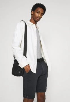 INDICODE JEANS KAISER CHINO EXCLUSIV - Short - Black -INDICODE Ventes fbf3b01b0c7647489e908a1608ba53d1