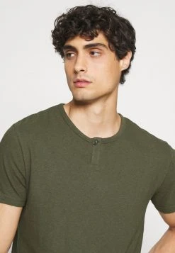 INDICODE JEANS COHEN - T-shirt Basique - Army 3 INDICODE JEANS COHEN - T-shirt Basique - Army -INDICODE Ventes ff9a3550c37c4dfbbc6b28df1a6949ae